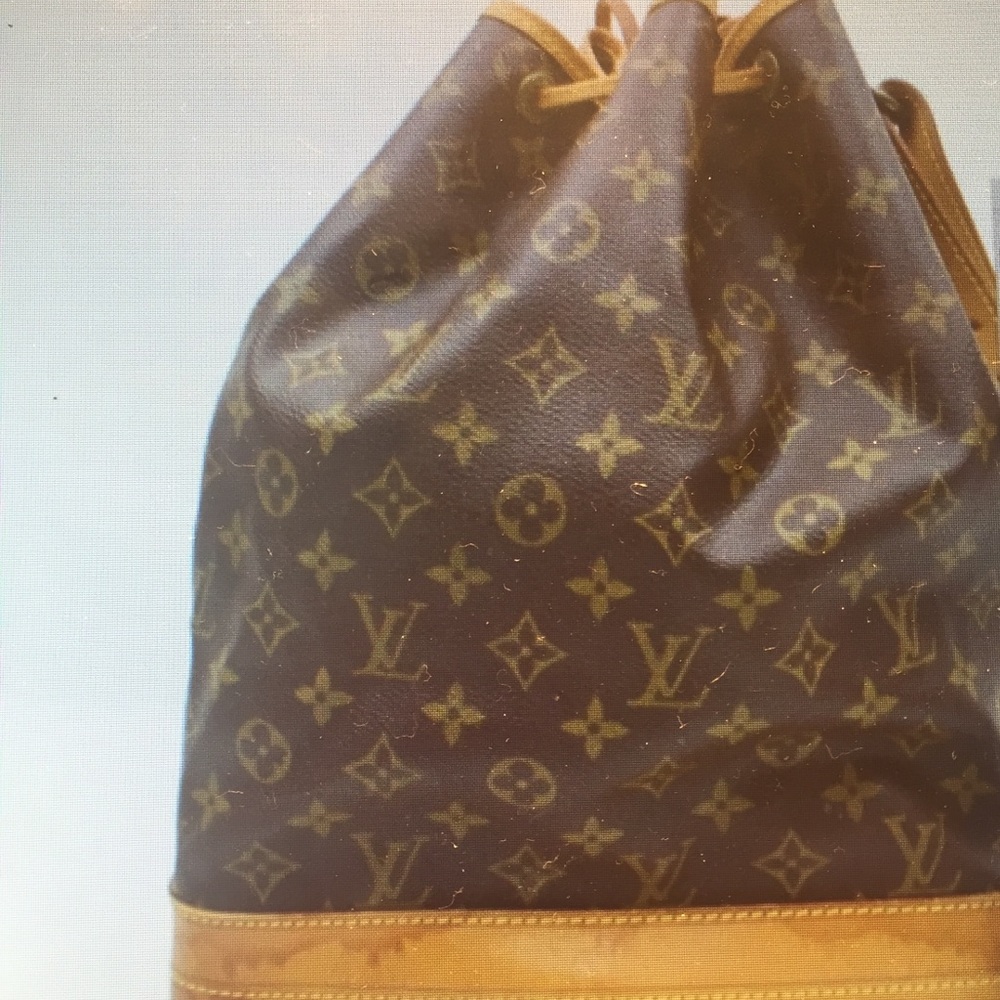 Authentic Louis Vuitton VINTAGE Noe bag